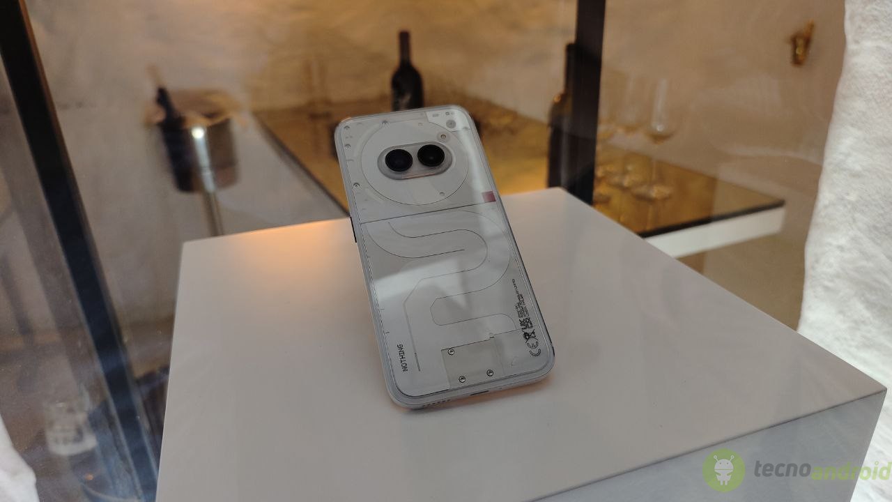 Nothing Phone (2a): ecco il design ufficiale al MWC 2024