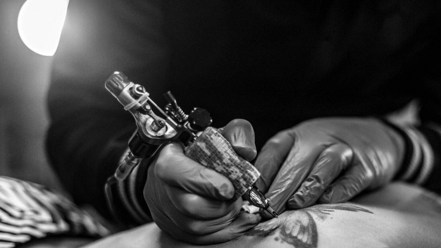 La Tecnologia nel mondo dei Tatuaggi: simulazione e realtà aumentata