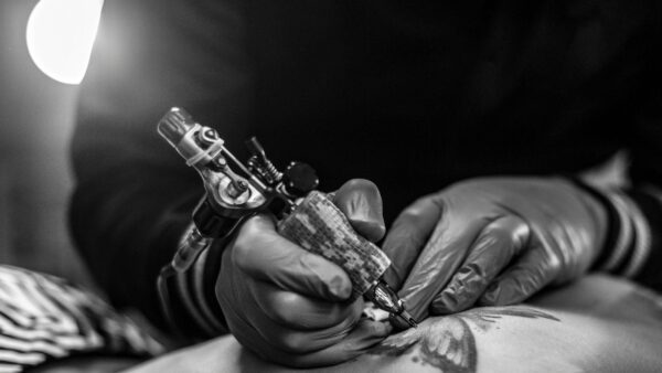 La Tecnologia nel mondo dei Tatuaggi: simulazione e realtà aumentata