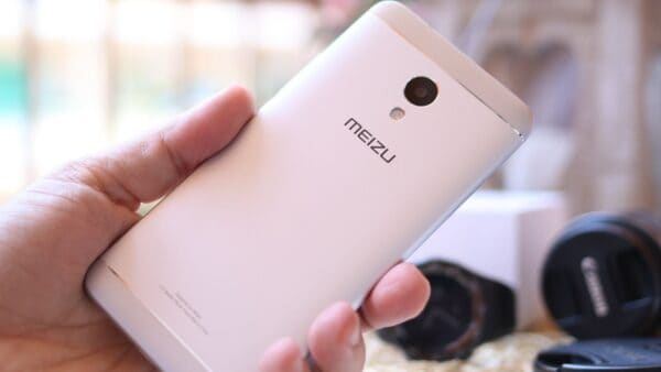 Meizu abbandona gli Smartphone per un Focus sull'IA