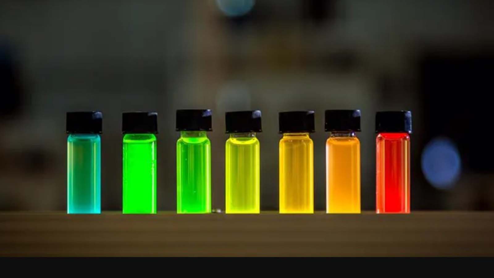 I quantum dots sono nanocristalli che, grazie alla loro dimensione, hanno una fluorescenza in colori distinti.