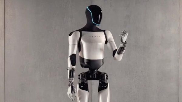 Il confronto tra Optimus e altri avanzamenti nella robotica, mettendo in luce le sfide e le aspettative