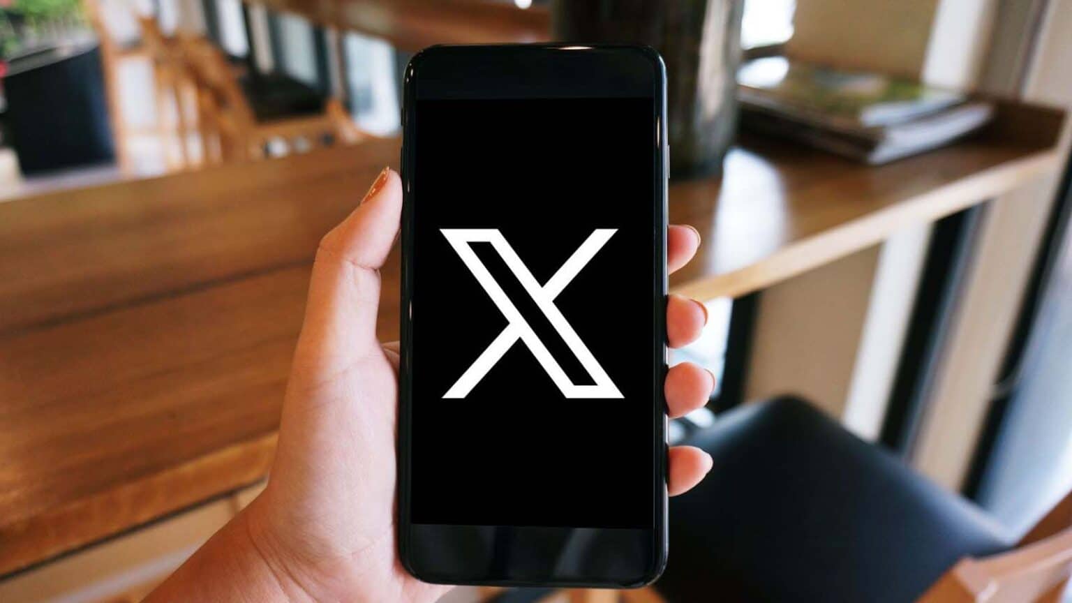 Come Elon Musk ha guidato il cambiamento di X, dai nuovi nomi alle nuove funzionalità
