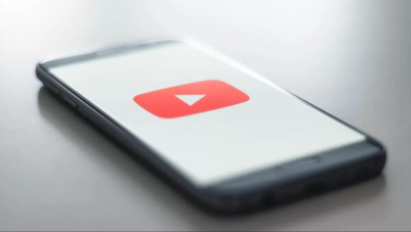 La sperimentazione di YouTube per filtrare i contenuti in base ai colori predominanti