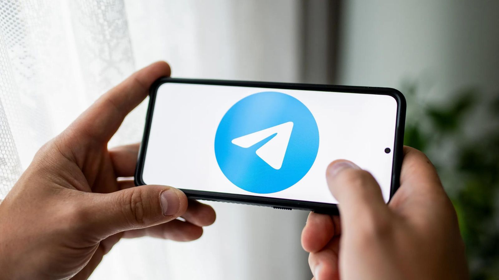 Telegram distrugge WhatsApp con un AGGIORNAMENTO: ci sono 8 novità