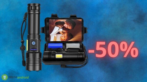 Torcia LED ricaricabile: sconto del 50% con questo CODICE AMAZON