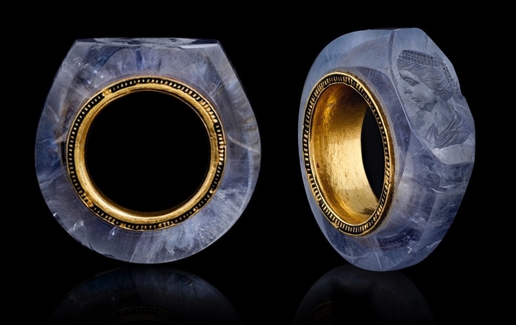 L’anello di Caligola, dallo zaffiro decorato al cammeo di Cesonia, simbolo di amore eterno e tragedia imperiale