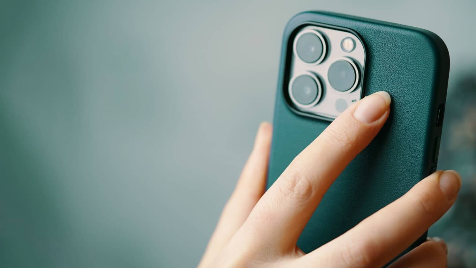 iPhone 16