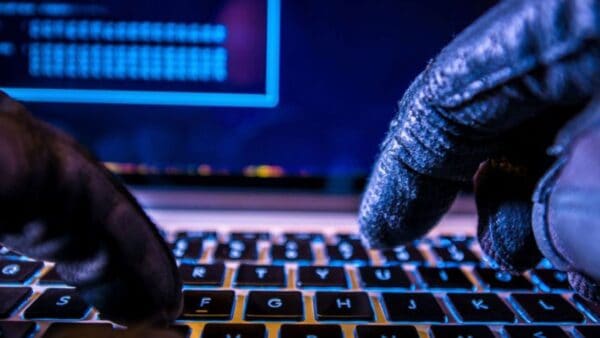 Google, l'ALLARME: crescono gli attacchi informatici sulle falle "ZERO DAY"