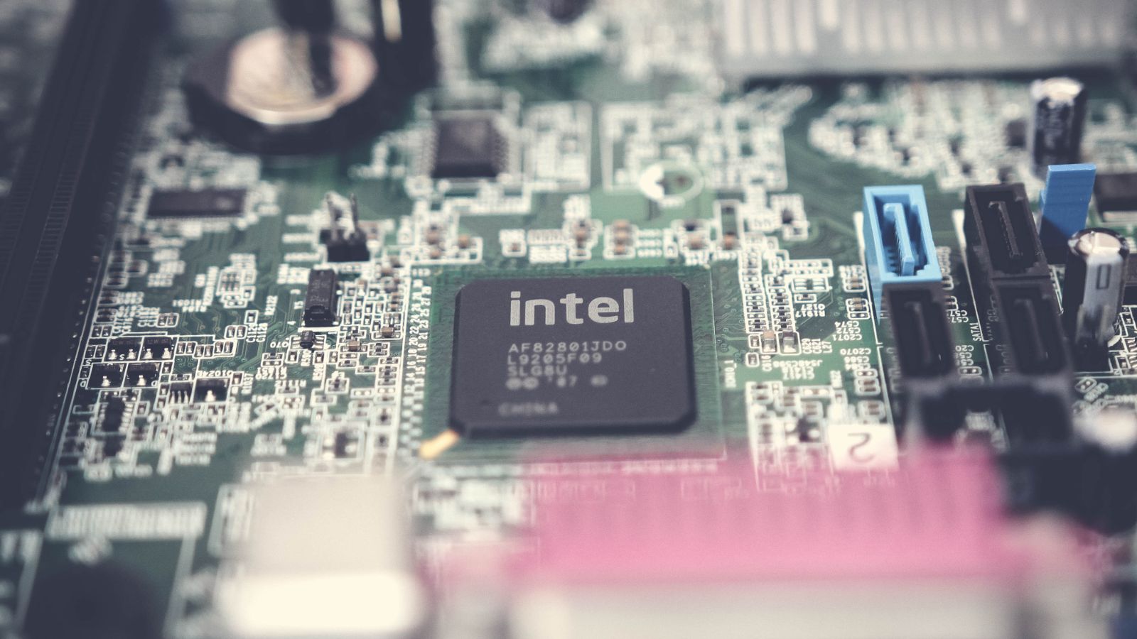 Intel, produzione di chip militari
