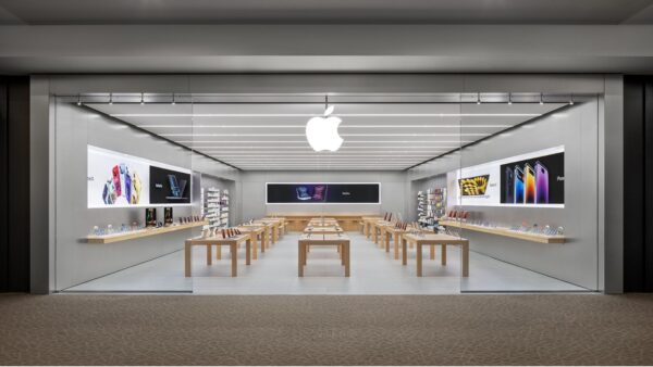 Apple Store aggiornamenti agli iPhone sigillati