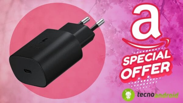 Amazon OFFERTA: Caricabatterie a ricarica rapida a MENO di 9 EURO