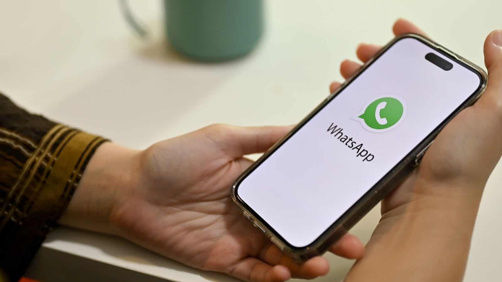  WhatsApp: il trucco per nascondere 