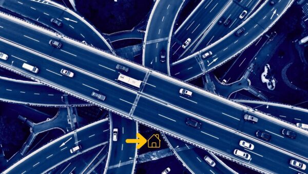 La casa al centro dell'autostrada: un'incredibile storia