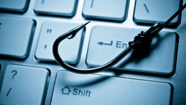 Truffa su Internet, rubati soldi a tanti utenti: ecco la mail pericolosa