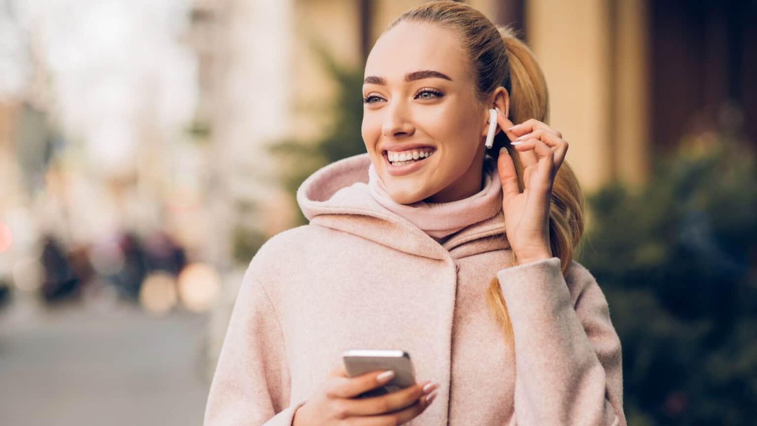 L'importanza della pulizia regolare degli AirPods per prevenire la crescita batterica