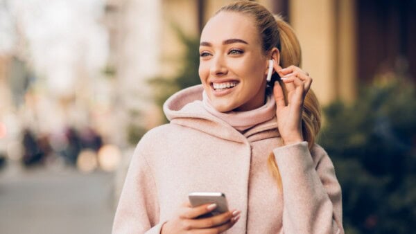 L'importanza della pulizia regolare degli AirPods per prevenire la crescita batterica