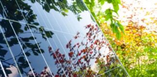 Le differenze chiave tra l'installazione di pannelli solari sul balcone e sul tetto