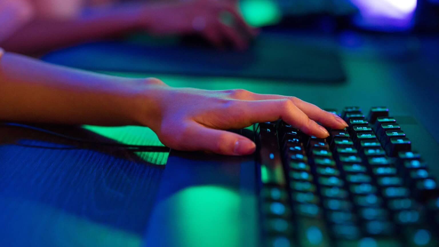 Come nascondere le cartelle sul tuo PC e impedire l'accesso non autorizzato ai tuoi documenti