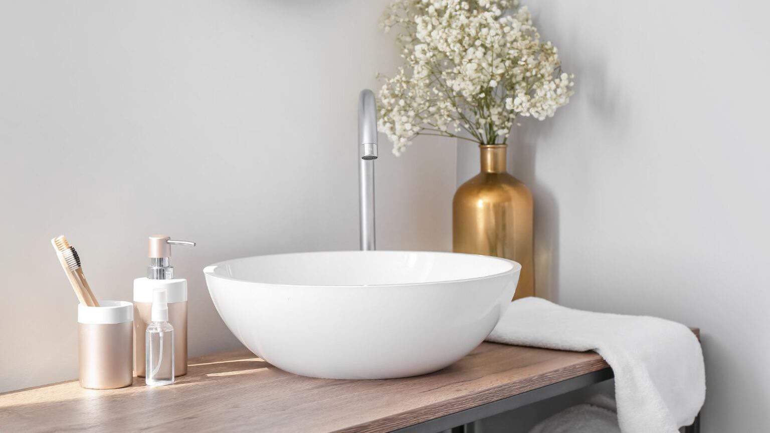 Il bagno si fa tecnologico e si riempie di sistemi che aumentano il comfort e la comodità