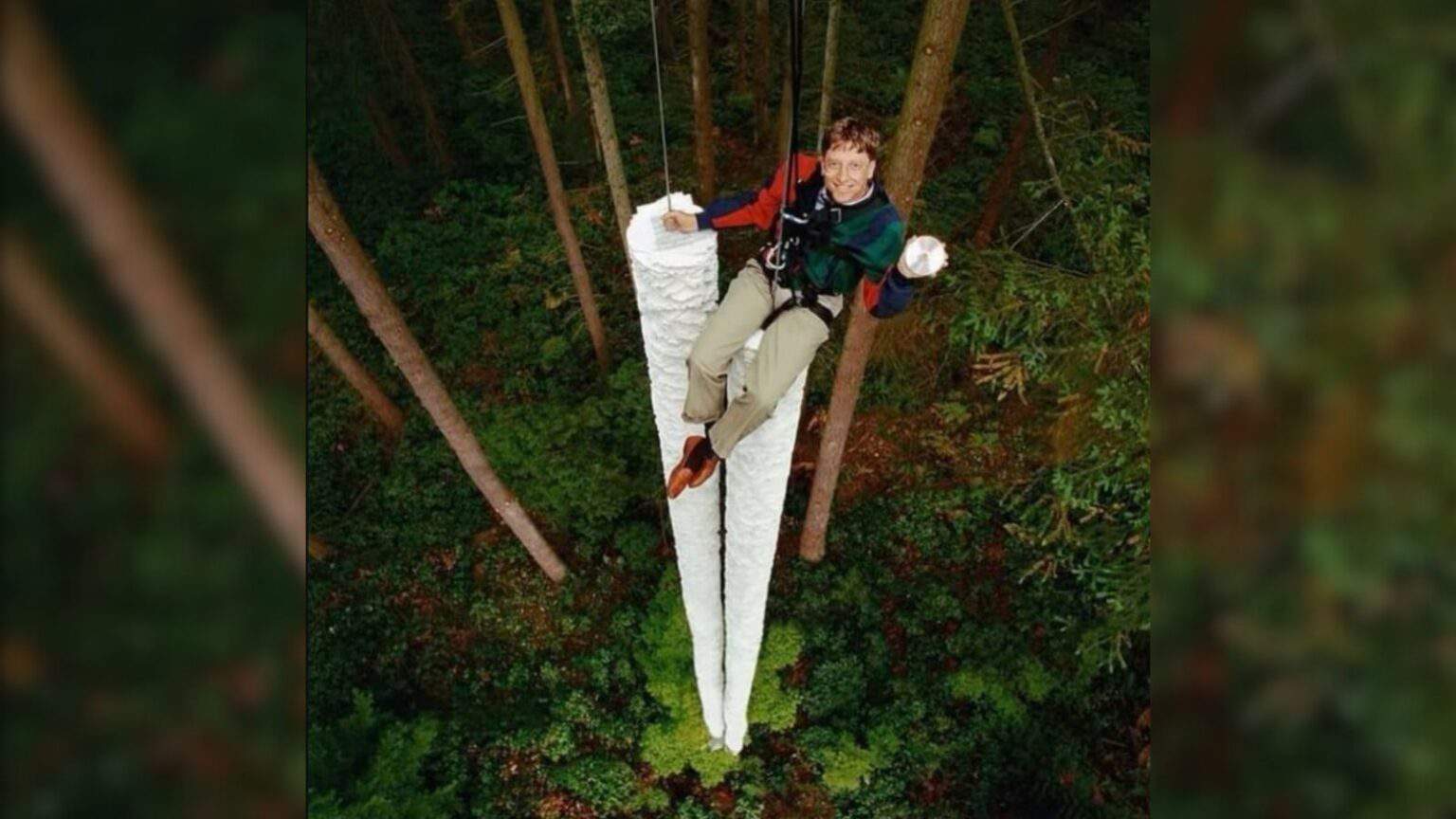 La famosa foto che Bill Gates ha postato sui suoi profili social, condividendo i suoi pensieri sulla tecnologia