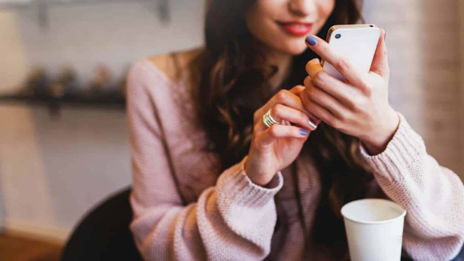 Guida su come utilizzare l'app Amazon per ottenere assistenza telefonica