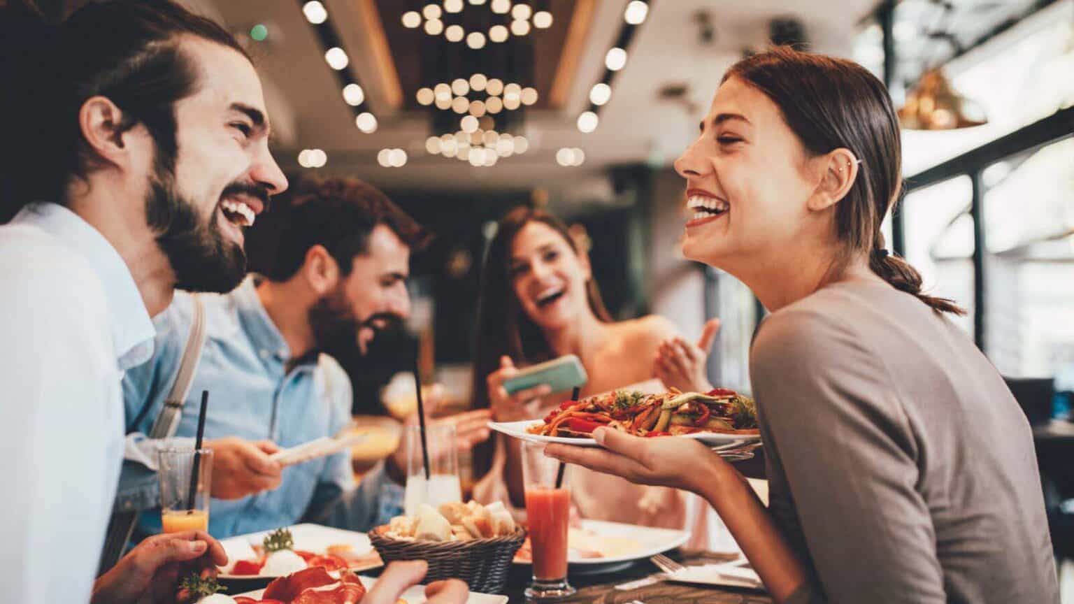 Il sistema digestivo si adatta in modo unico a ogni individuo, influenzando i tempi di transito e la salute digestiva