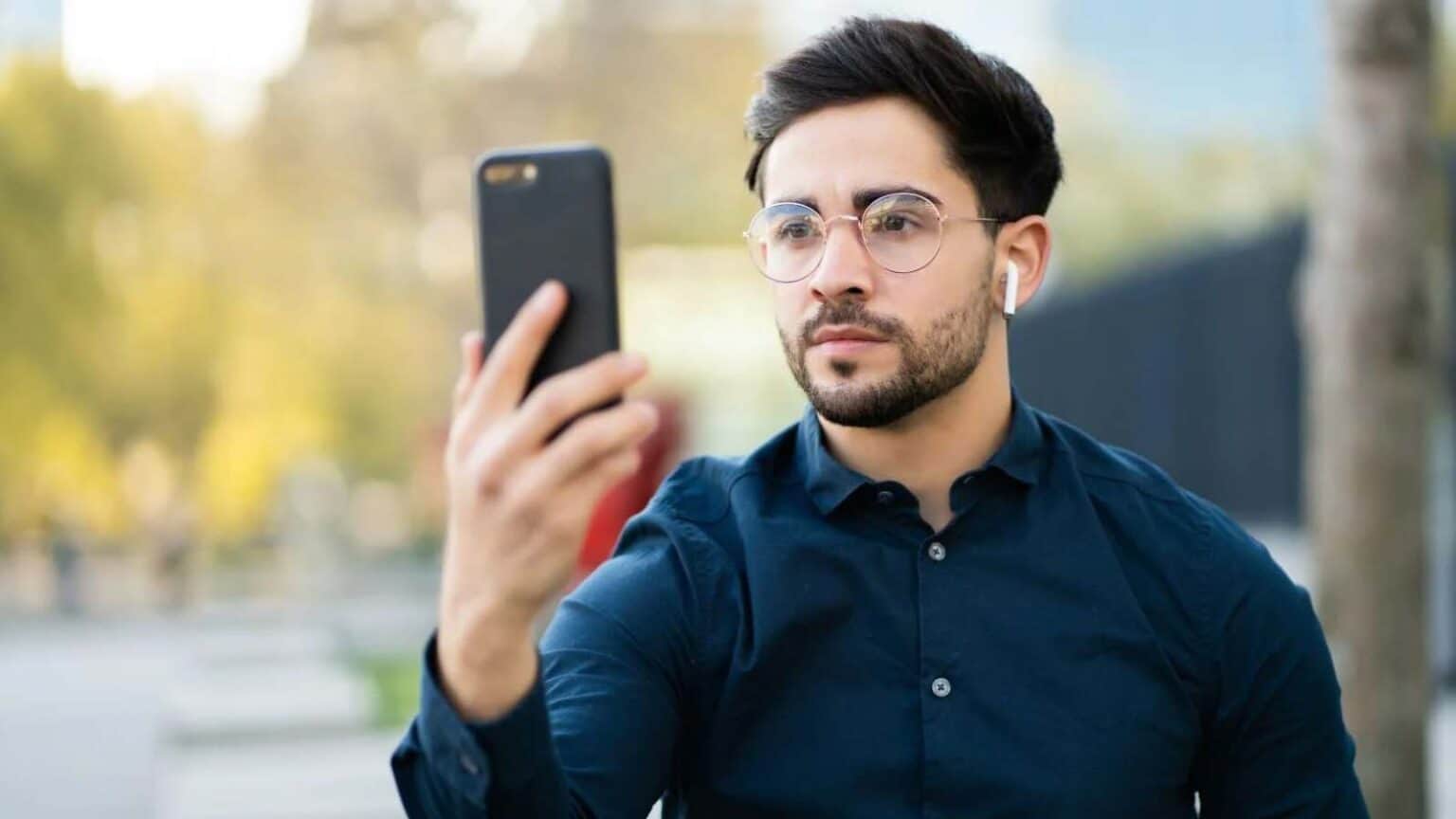 Prevenire l'affaticamento visivo nell’era degli smartphone