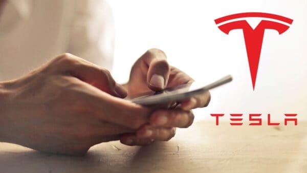 Attenzione: con un attacco phishing rubano la vostra Tesla