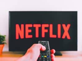 Netflix sconvolge l'abbonamento con pubblicità: cosa cambierà?