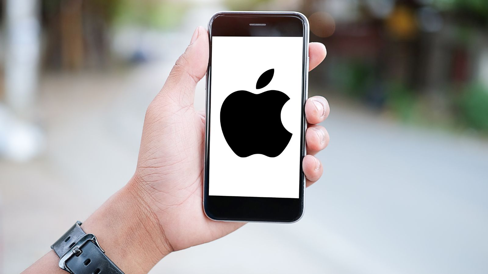 Apple: cosa succede alle app scaricate da store alternativi di iOS? 