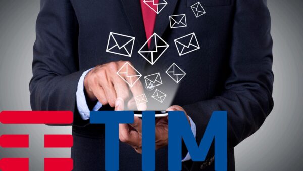 Con un SMS TIM invita i suoi utenti a cambiare smartphone?