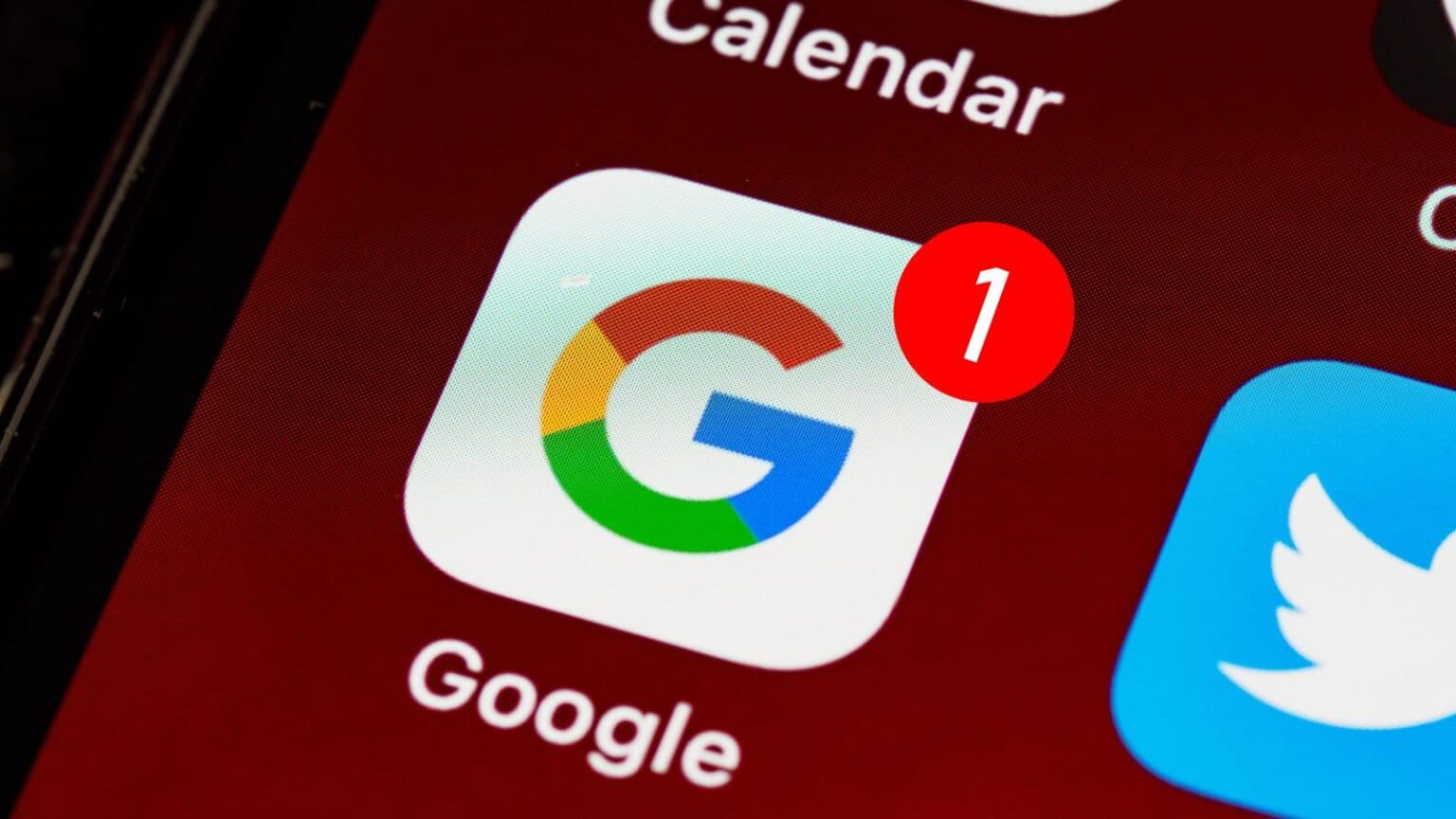 Con una notifica Google chiede il permesso per collegare le app