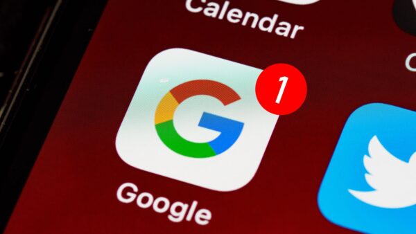 Con una notifica Google chiede il permesso per collegare le app