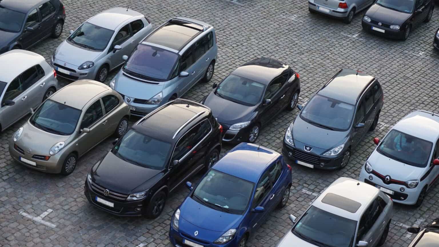 In un parcheggio affollato e facile perdere la cognizione dello spazio e non ritrovare più l'auto, ma possiamo risolvere il problema