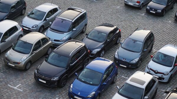 In un parcheggio affollato e facile perdere la cognizione dello spazio e non ritrovare più l'auto, ma possiamo risolvere il problema