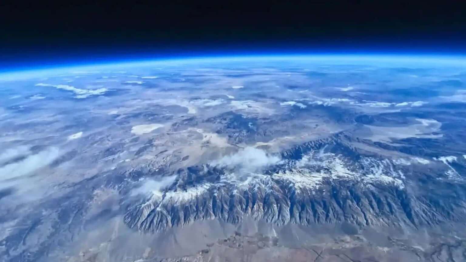 Le straordinarie immagini catturate dagli S24 Ultra nella stratosfera