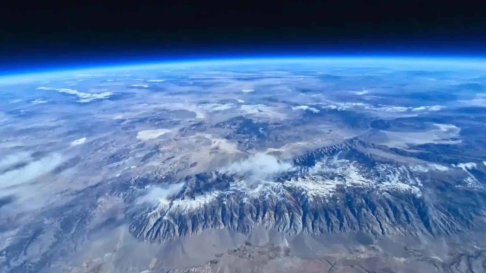 Le straordinarie immagini catturate dagli S24 Ultra nella stratosfera
