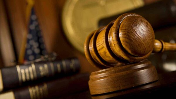 Apple porta in tribunale Aude, accusandolo di leak