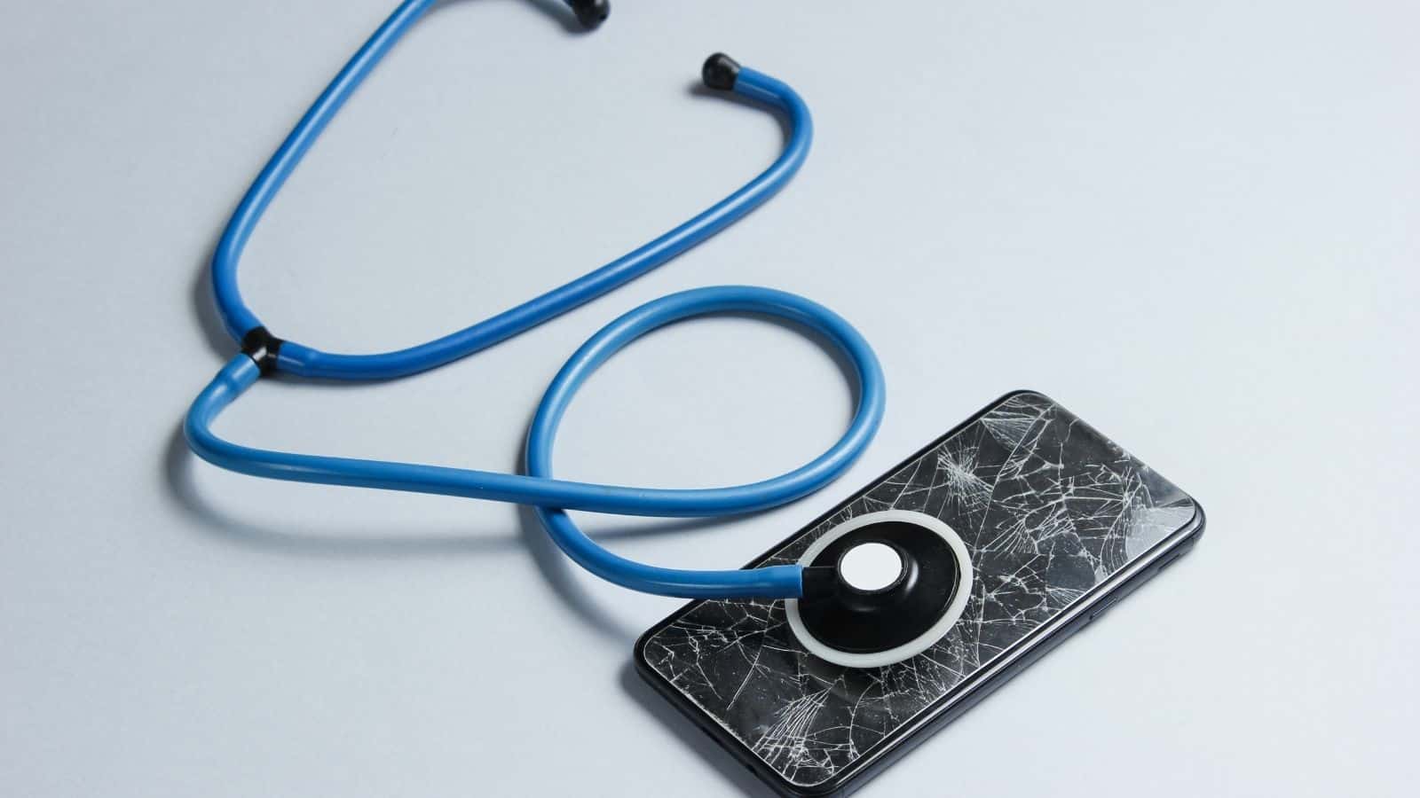 Smartphone danneggiato: cosa fare per limitare i danni