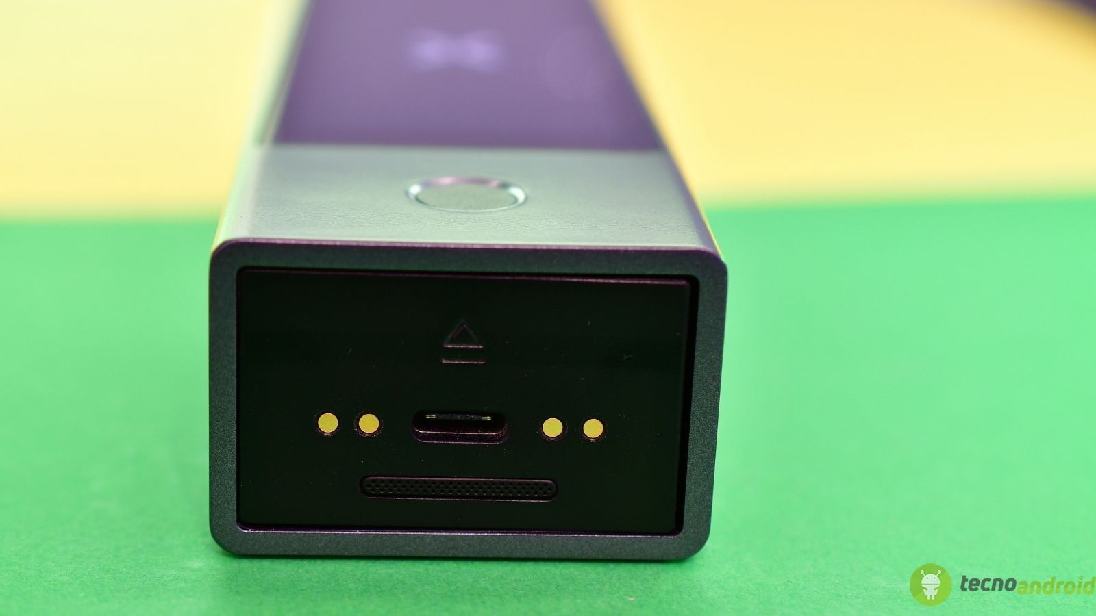 L’X1 AI Interpreter hub di Timekettle: avere un’interprete in tasca L'X1 AI Interpreter hub di Timekettle: avere un'interprete in tasca