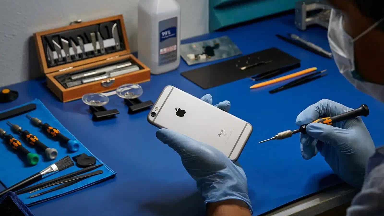 Apple: parti originali usate per riparare gli iPhone da novembre 2024