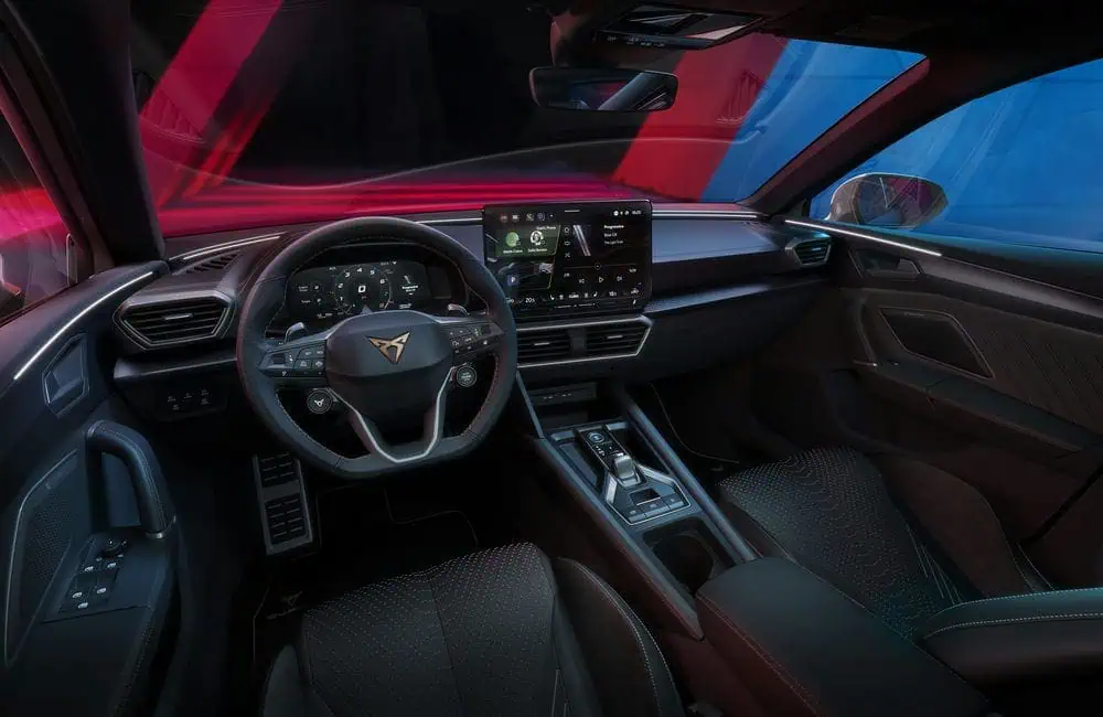 CUPRA_Leon_INT_01