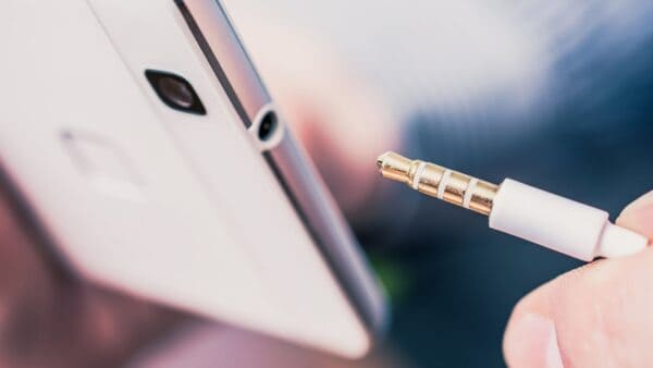 Moondrop MIAD 01: lo smartphone con doppio jack audio