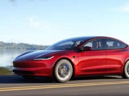 Tesla Model 3: velocità da corsa e performance pazzesche con 460 CV