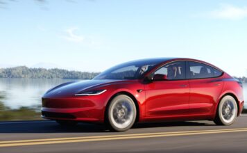 Tesla Model 3: velocità da corsa e performance pazzesche con 460 CV