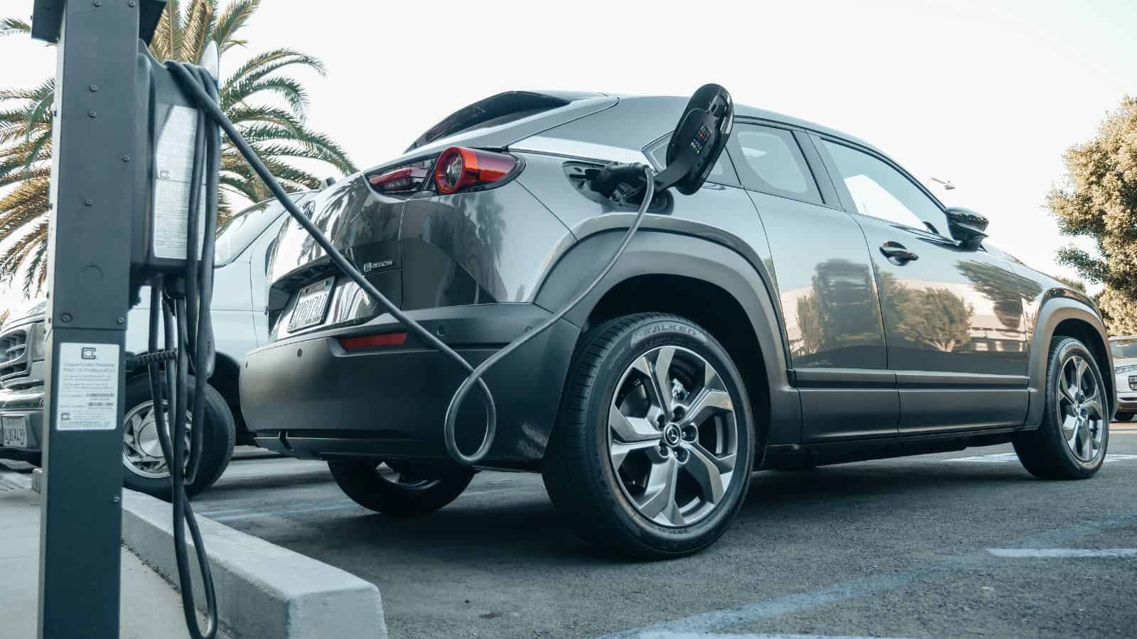 Auto elettriche: entro 6 anni tutti potranno acquistarne una?