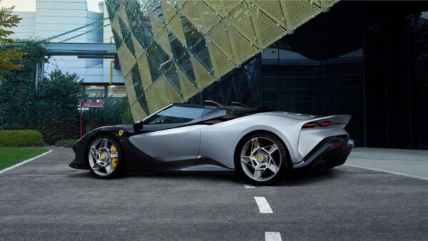 Ferrari scarico aerodinamico