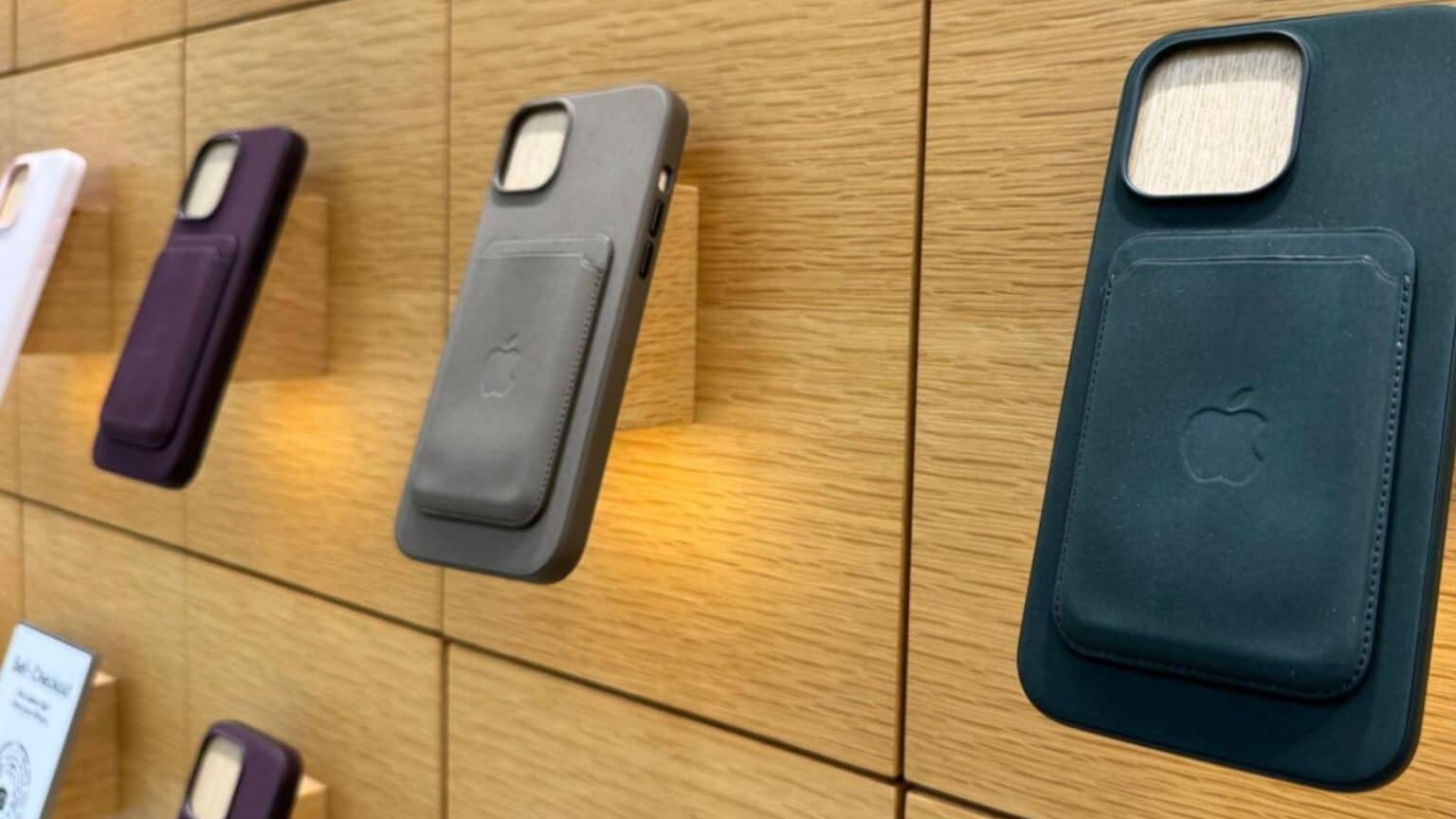 Apple addio al FineWoven