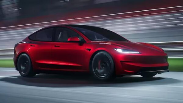 Tesla Model 3 Performance è ufficiale: è la più potente di sempre